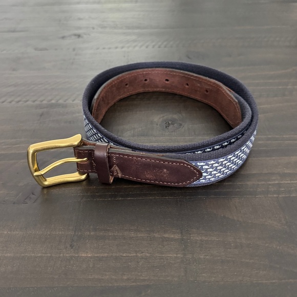 Vineyard Vines Whale Canvas Belt Size 32 - Preppy Navy Blue Silk Pattern - Picture 4 of 8